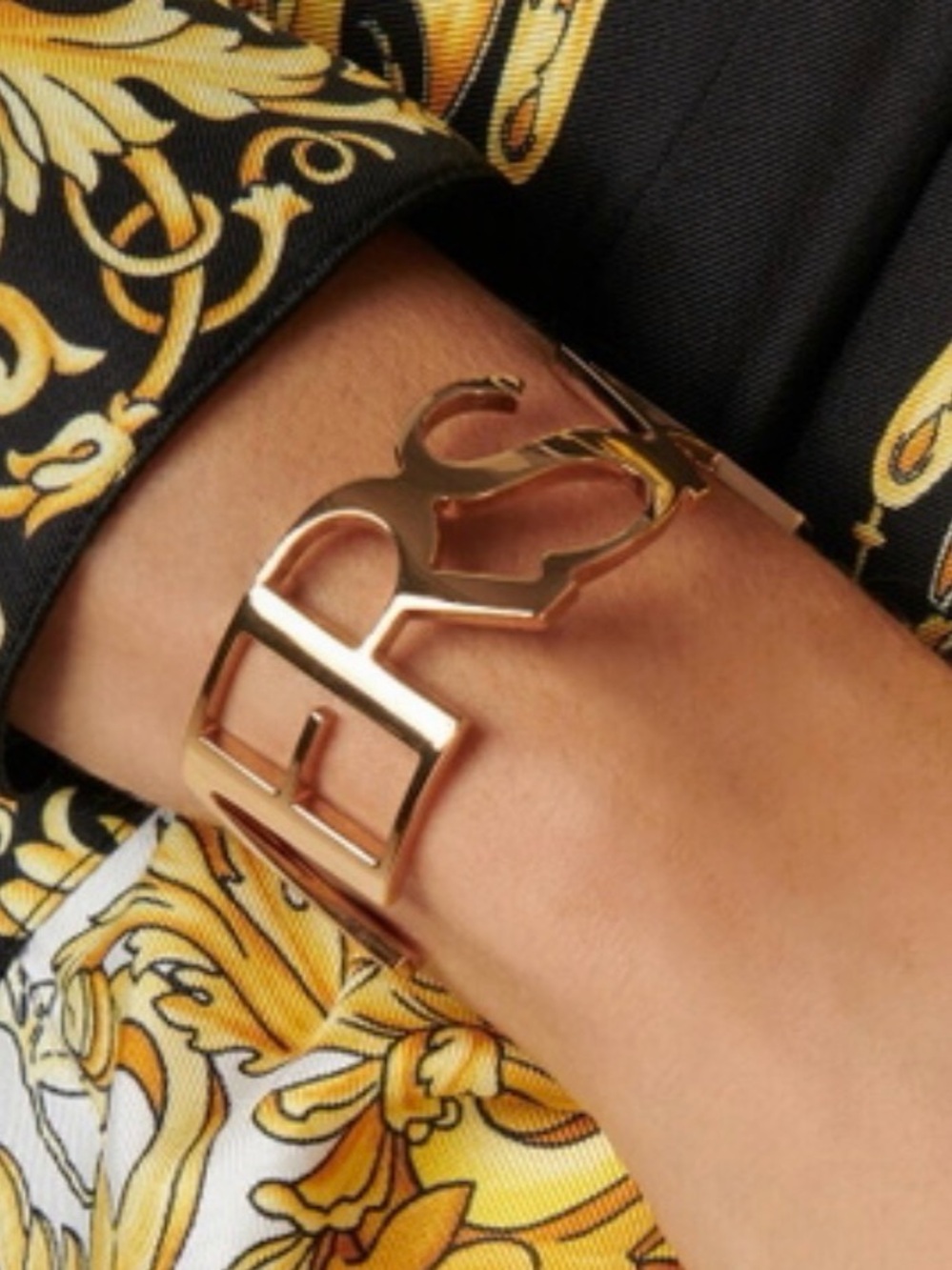 ✨ 🆕 VERSACE Cuff ✨